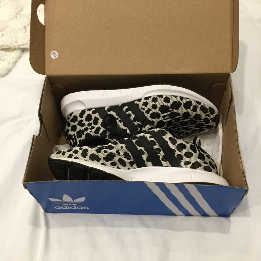 Adidas Swift run sneakers